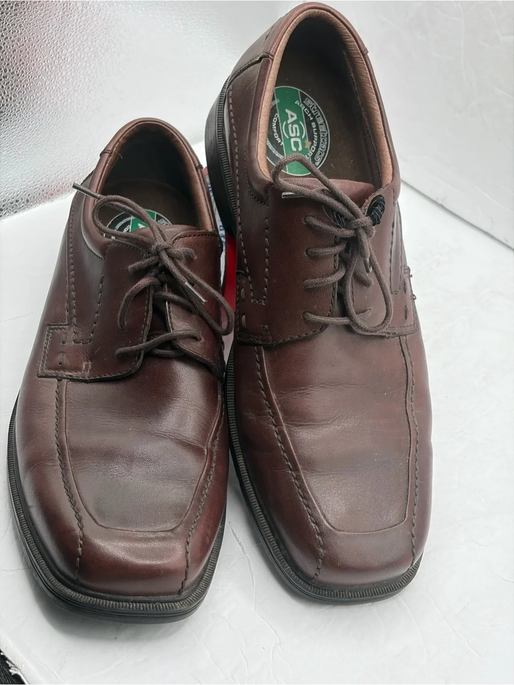 Nunn Bush Brown Leather Derby Shoes with Lace-Up Closure